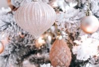 Adorable White Christmas Decoration Ideas 29