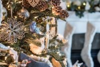 Charming Christmas Candle Decor Ideas 31