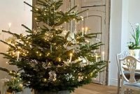 Creative Scandinavian Christmas Tree Decor Ideas 04