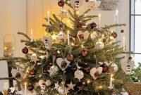 Creative Scandinavian Christmas Tree Decor Ideas 08