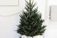 Creative Scandinavian Christmas Tree Decor Ideas 21