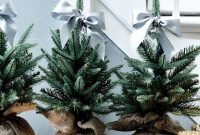 Creative Scandinavian Christmas Tree Decor Ideas 24