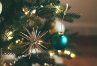 Creative Scandinavian Christmas Tree Decor Ideas 26