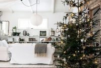 Creative Scandinavian Christmas Tree Decor Ideas 31