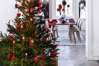 Creative Scandinavian Christmas Tree Decor Ideas 32