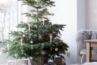 Creative Scandinavian Christmas Tree Decor Ideas 36