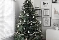 Creative Scandinavian Christmas Tree Decor Ideas 40