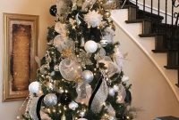Extraordinary Christmas Tree Decor Ideas 12