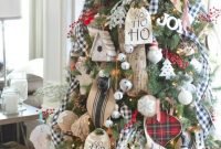Extraordinary Christmas Tree Decor Ideas 13