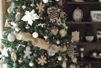 Extraordinary Christmas Tree Decor Ideas 45