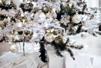 Extraordinary Christmas Tree Decor Ideas 53