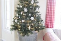 Gorgeous Christmas Apartment Decor Ideas 17