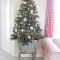 Gorgeous Christmas Apartment Decor Ideas 17
