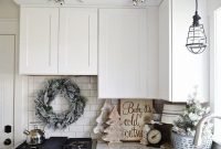 Gorgeous Christmas Apartment Decor Ideas 47