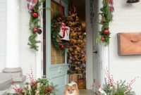 Inspiring Farmhouse Christmas Porch Decoration Ideas 11
