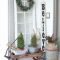 Inspiring Farmhouse Christmas Porch Decoration Ideas 19