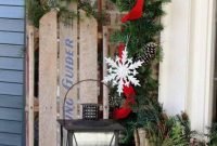 Inspiring Farmhouse Christmas Porch Decoration Ideas 26