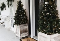 Inspiring Farmhouse Christmas Porch Decoration Ideas 48