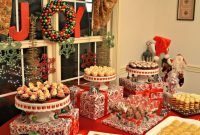 Lovely Red And Green Christmas Home Decor Ideas 06