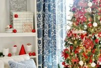 Lovely Red And Green Christmas Home Decor Ideas 42