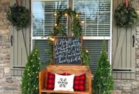 Perfect Christmas Front Porch Decor Ideas 05