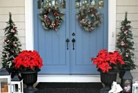 Perfect Christmas Front Porch Decor Ideas 06