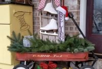 Perfect Christmas Front Porch Decor Ideas 16