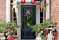 Perfect Christmas Front Porch Decor Ideas 17