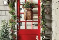 Perfect Christmas Front Porch Decor Ideas 23