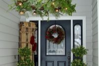 Perfect Christmas Front Porch Decor Ideas 36