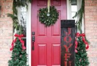Perfect Christmas Front Porch Decor Ideas 38