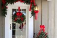 Perfect Christmas Front Porch Decor Ideas 39