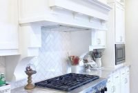 Pretty White Kitchen Backsplash Ideas 23