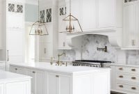 Pretty White Kitchen Backsplash Ideas 27
