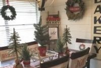 Stunning Christmas Dining Table Decoration Ideas 16