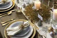 Stunning Christmas Dining Table Decoration Ideas 20
