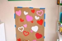 Awesome Classroom Party Decor Ideas For Valentines Day 31