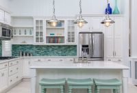 Elegant Beach Coastal Style Kitchen Decor Ideas 12