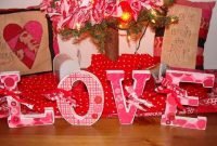 Stunning Red Home Decor Ideas For Valentines Day 33