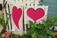 Unique Outdoor Valentine Decor Ideas 21