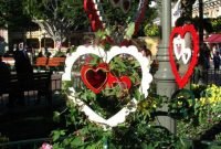 Unique Outdoor Valentine Decor Ideas 42