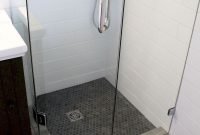 Cheap Bathroom Remodel Design Ideas 23