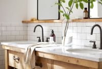 Comfy Farmhouse Wooden Bathroom Design Ideas 01