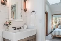 Comfy Farmhouse Wooden Bathroom Design Ideas 36