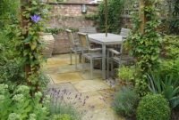 Stunning Small Patio Garden Decorating Ideas 29