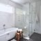 Elegant Bathroom Makeovers Ideas For Small Space 12
