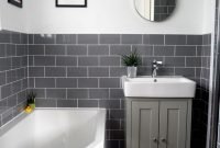 Elegant Bathroom Makeovers Ideas For Small Space 18