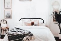 Elegant Farmhouse Decor Ideas For Bedroom 04