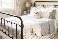 Elegant Farmhouse Decor Ideas For Bedroom 14