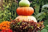 Incredible Autumn Decorating Ideas For Backyard 01